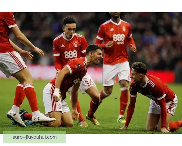 穆里略在诺丁汉森林防线横空出世展现顶级天赋震动英超成最强后防